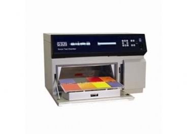 臺(tái)式氙燈試驗(yàn)箱圖片