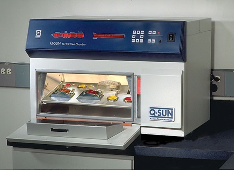 全光譜氙弧燈試驗(yàn)箱